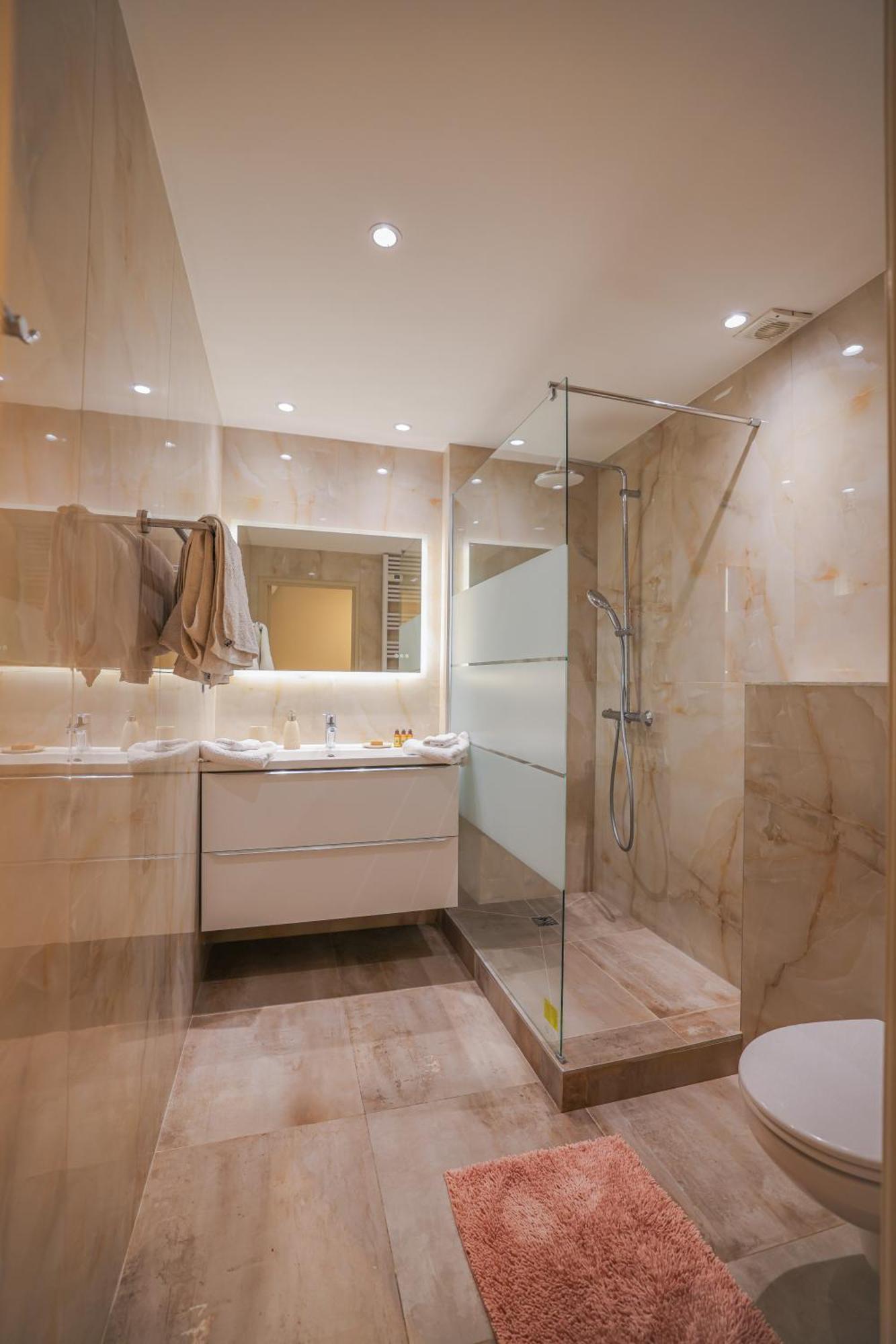 Azurappart Brilliant 2room, Massena *