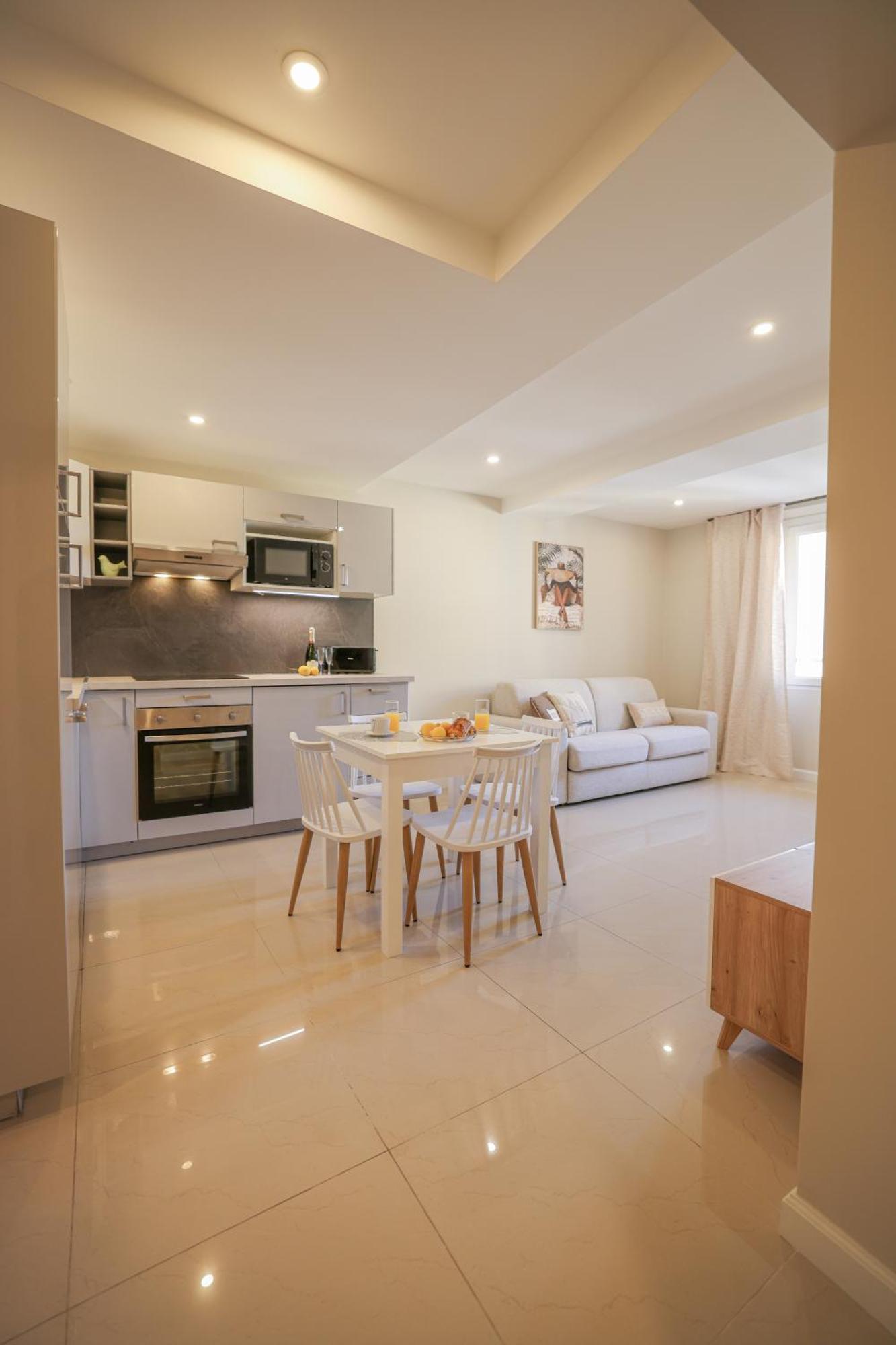 Azurappart Brilliant 2room, Massena Appartement *
